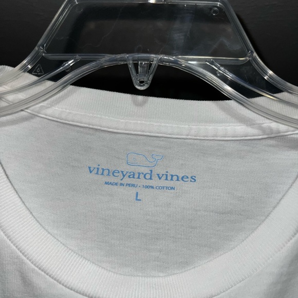 Size large new vineyard vines shirt - Picture 4 of 4